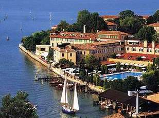 Cipriani - pool and dock
